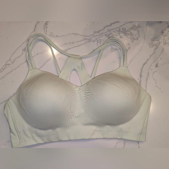"All in motion" sports bra - Picture 1 of 6